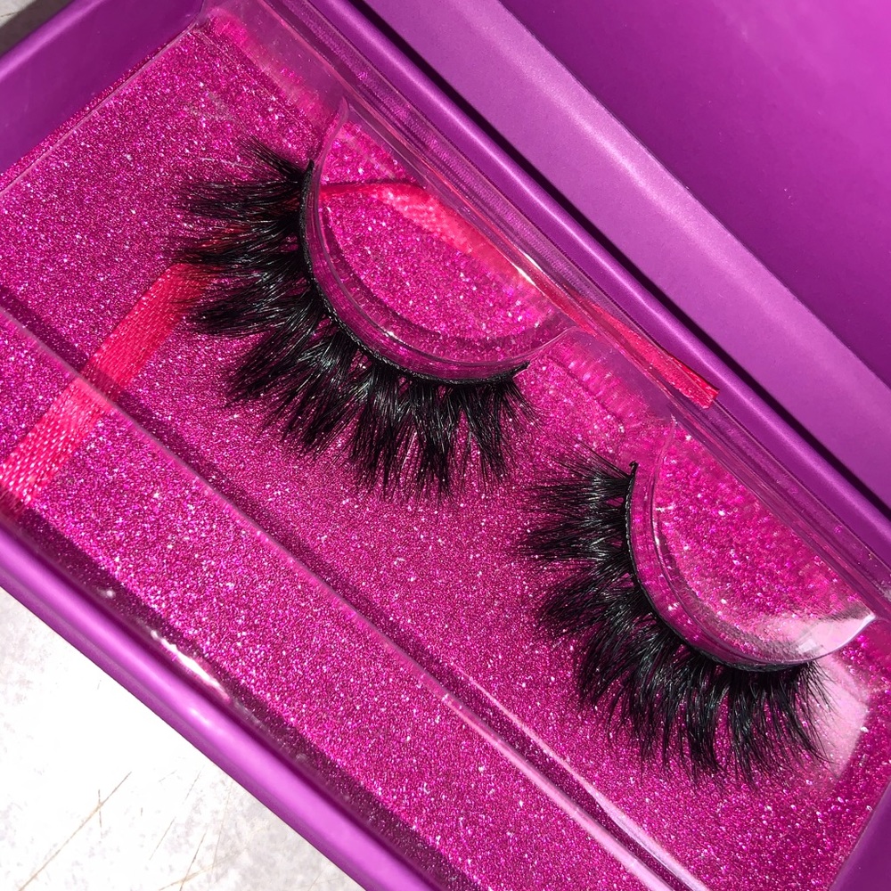 Mink Eyelashes - Picture 3 of 3